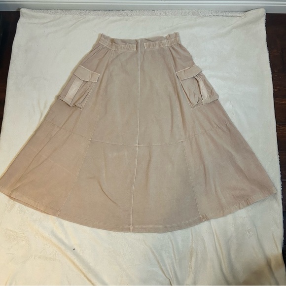 NWOT Zara | Paperbag waist Maxi Skirt with ultilty pockets |Beige | Size L - Picture 4 of 8